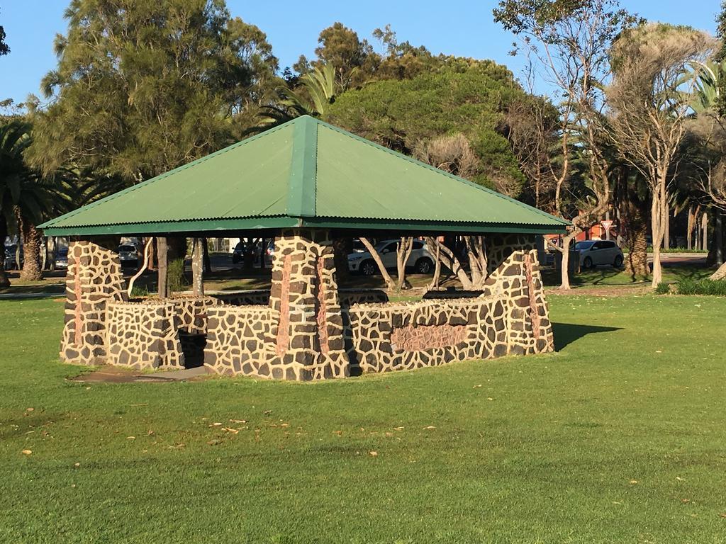 Beach Park Motel Wollongong Bagian luar foto