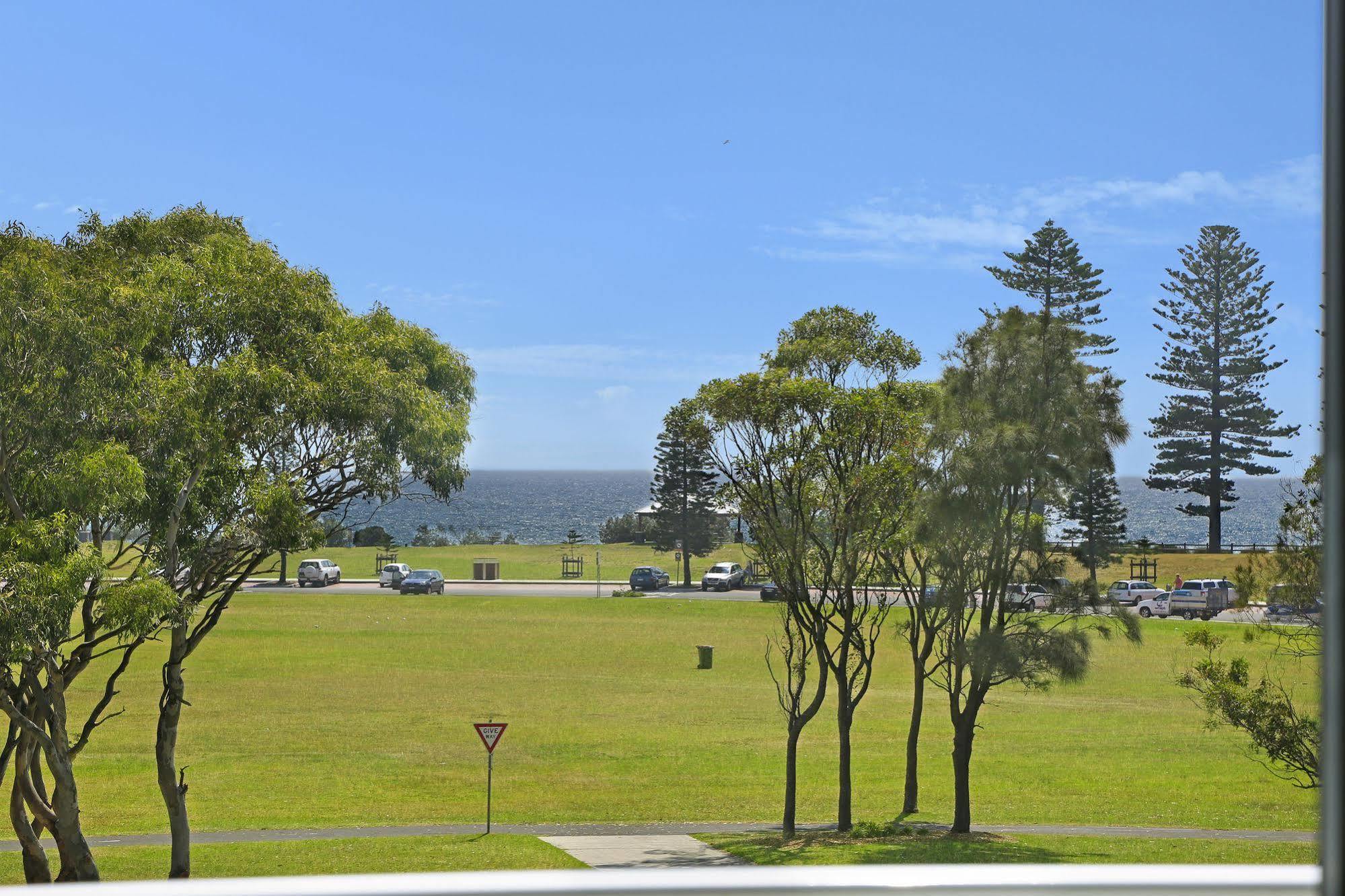 Beach Park Motel Wollongong Bagian luar foto